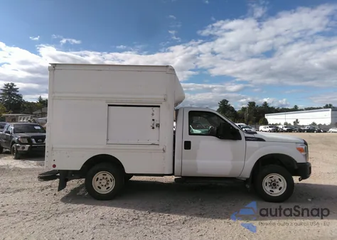 2015 Ford F-250 Xl z USA, uszkodzony, nr VIN 1FDBF2B63FED21591